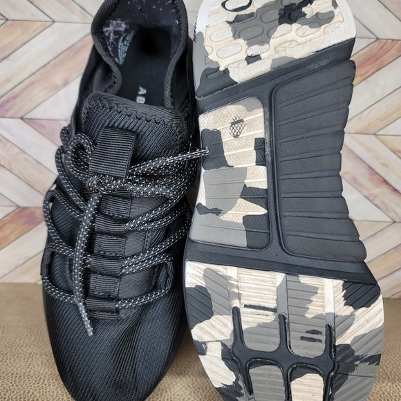 Fabletics Workout Running Reflective Sneakers Size 6 - Picture 5 of 6